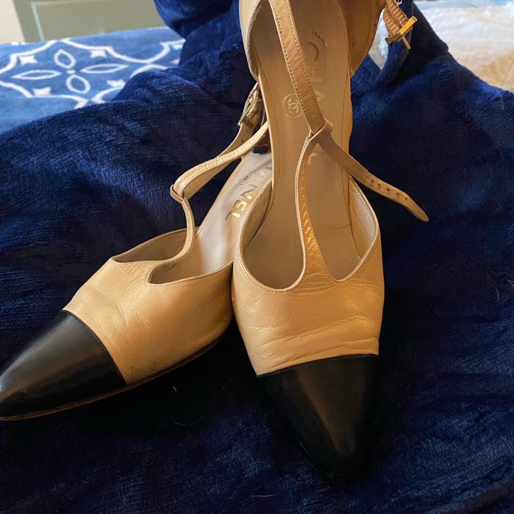 Chanel pointed toe lamb skin tan and dark brown 3 1/2 inch heel